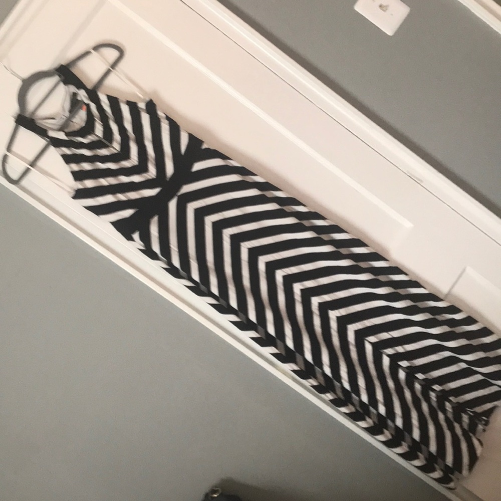 White House black market size small dress